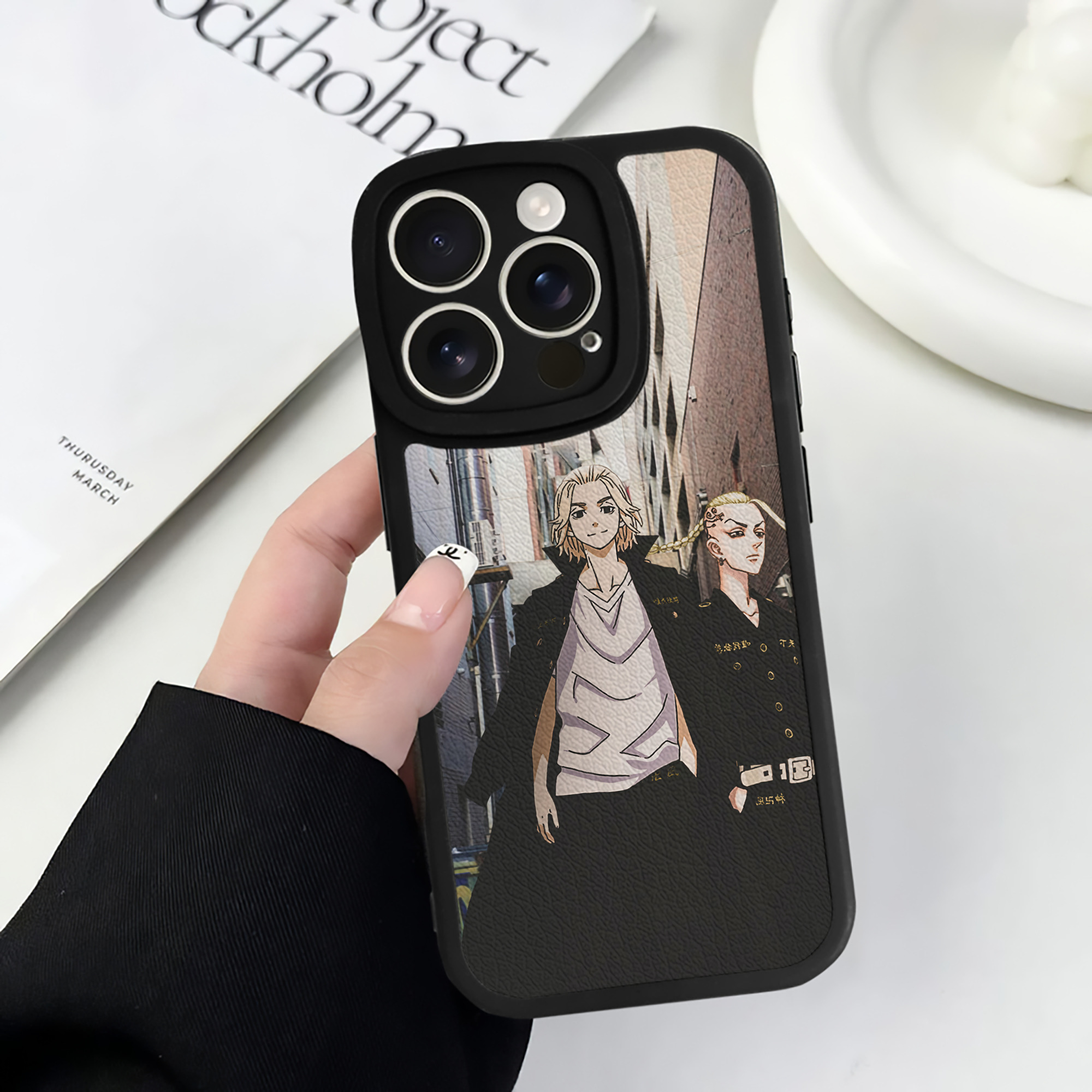 （画像用） 東京リベンジャーズ Tokyo Revengers 【iPhone 16シリーズ対応】シリコンスマホケース（レザー調） 材質：シリコン
